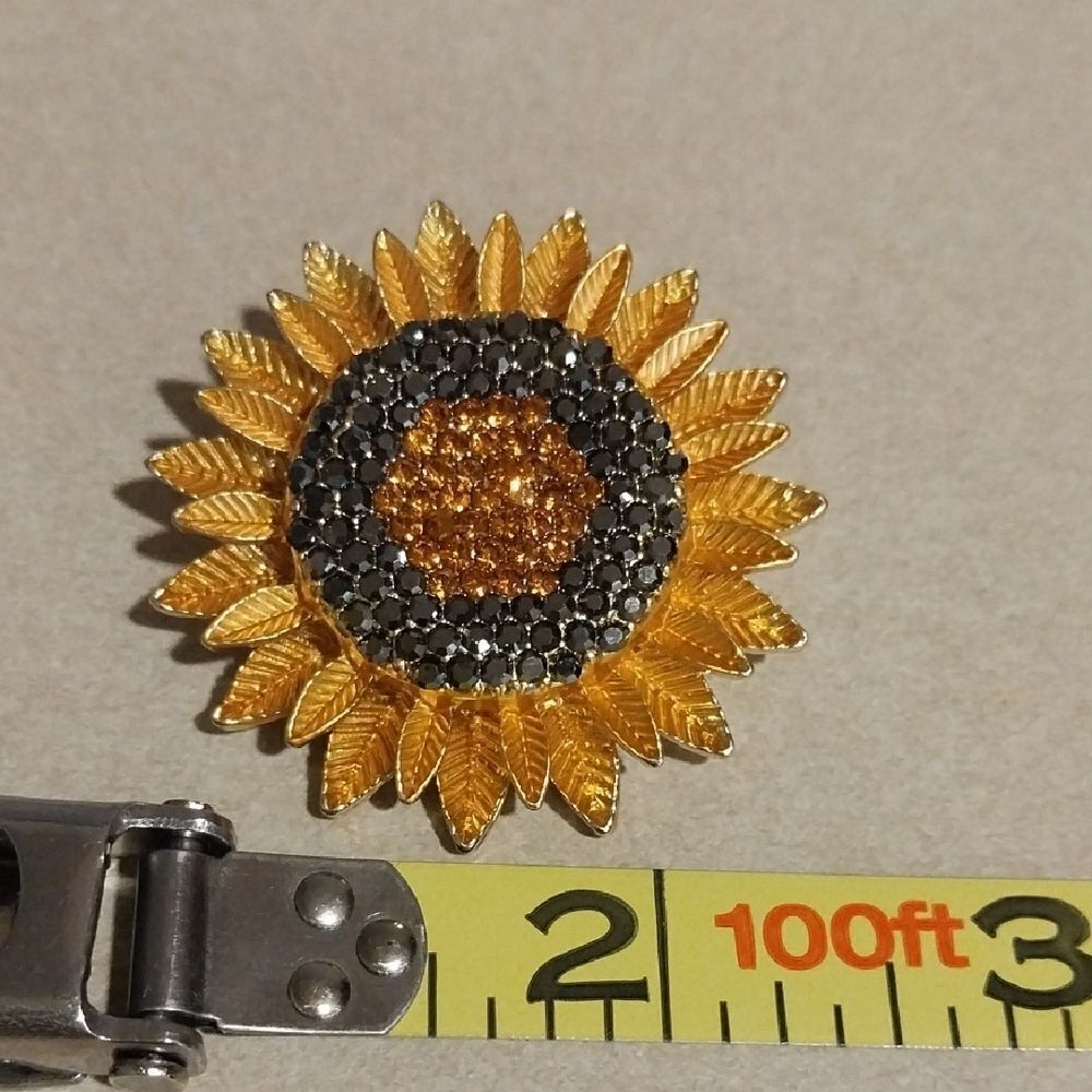 Unlisted Sunflower Brooch in Gold and Black